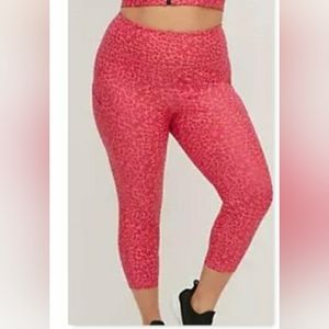 Torrid Active Cropped Legging Pink Leopard